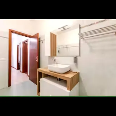 Διαμέρισμα Six Comfort House