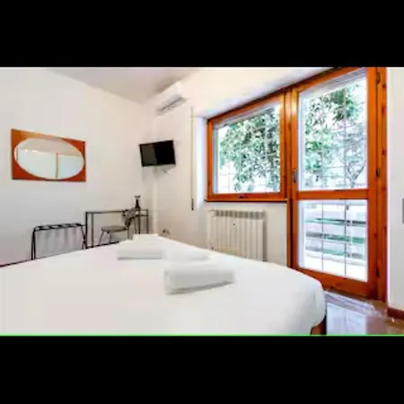 Six Comfort House * 로마