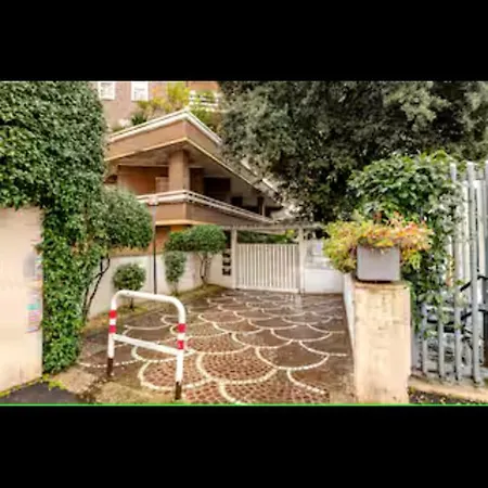 Six Comfort House * 로마